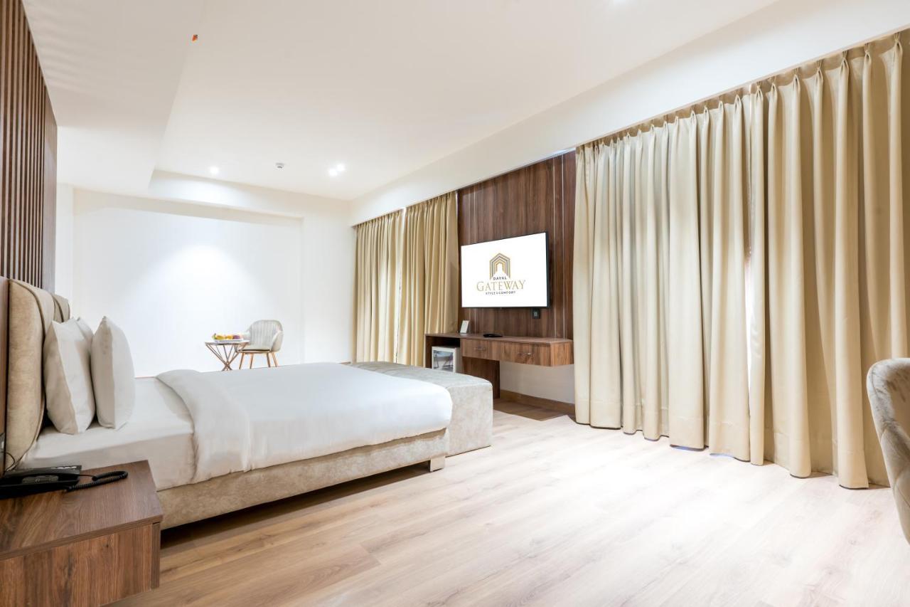 Dayal Gateway Hotel ลัคเนา ภายนอก รูปภาพ