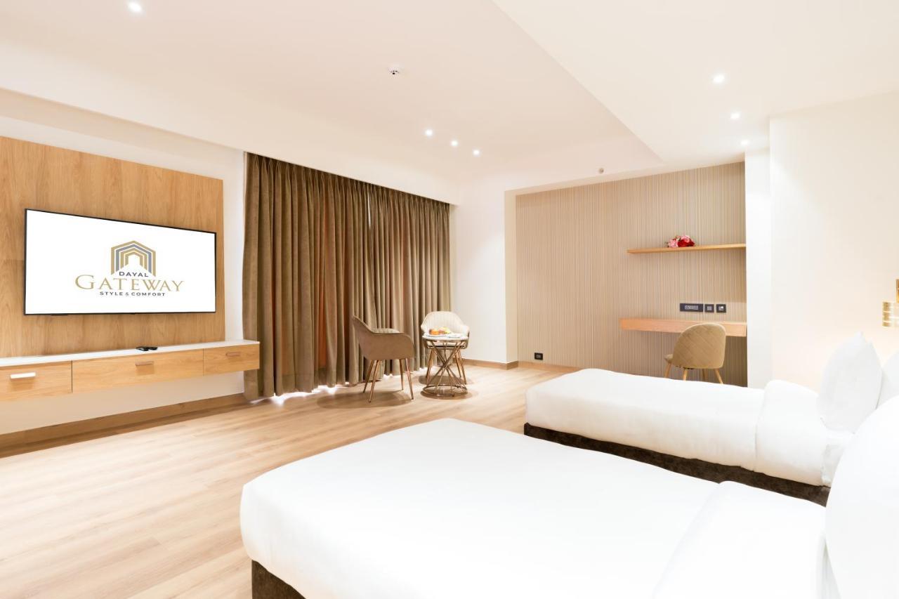 Dayal Gateway Hotel ลัคเนา ภายนอก รูปภาพ