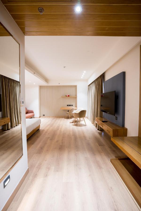 Dayal Gateway Hotel ลัคเนา ภายนอก รูปภาพ