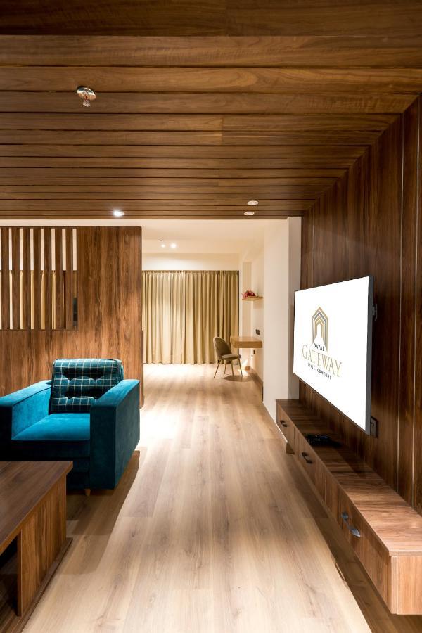 Dayal Gateway Hotel ลัคเนา ภายนอก รูปภาพ