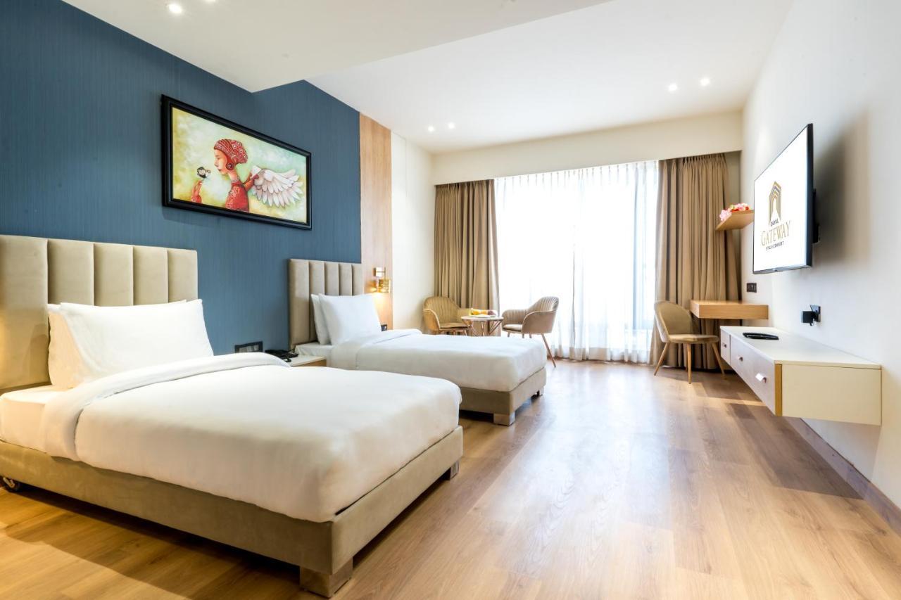 Dayal Gateway Hotel ลัคเนา ภายนอก รูปภาพ