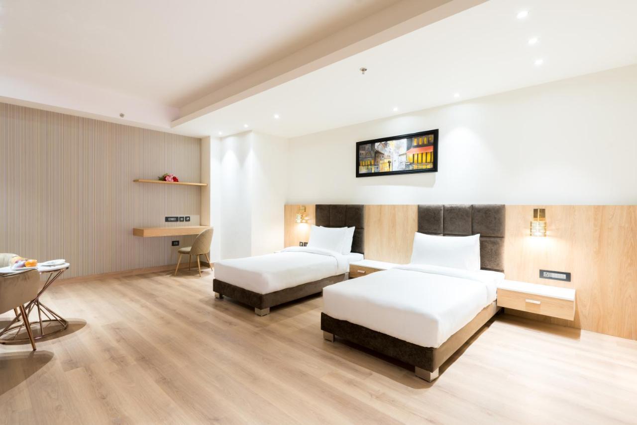 Dayal Gateway Hotel ลัคเนา ภายนอก รูปภาพ