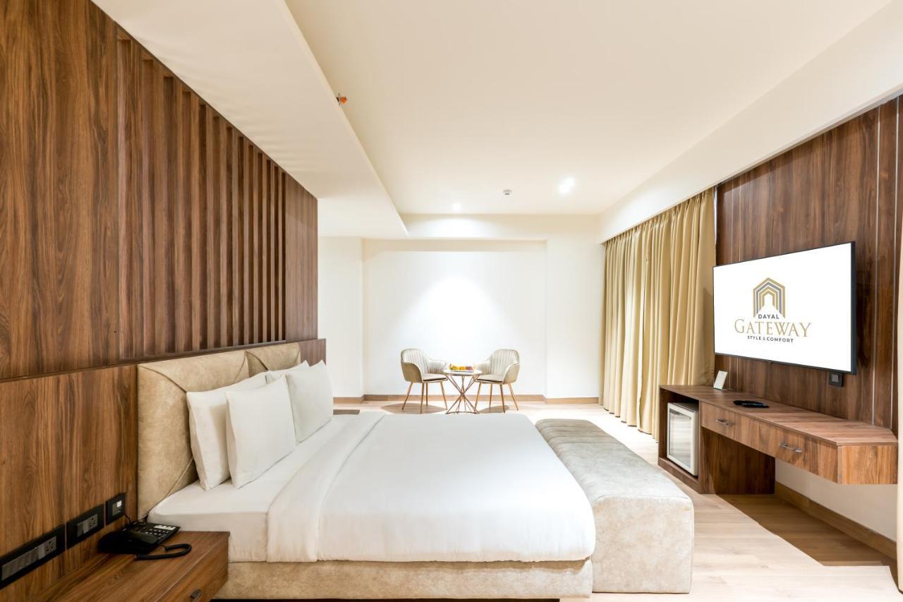 Dayal Gateway Hotel ลัคเนา ภายนอก รูปภาพ