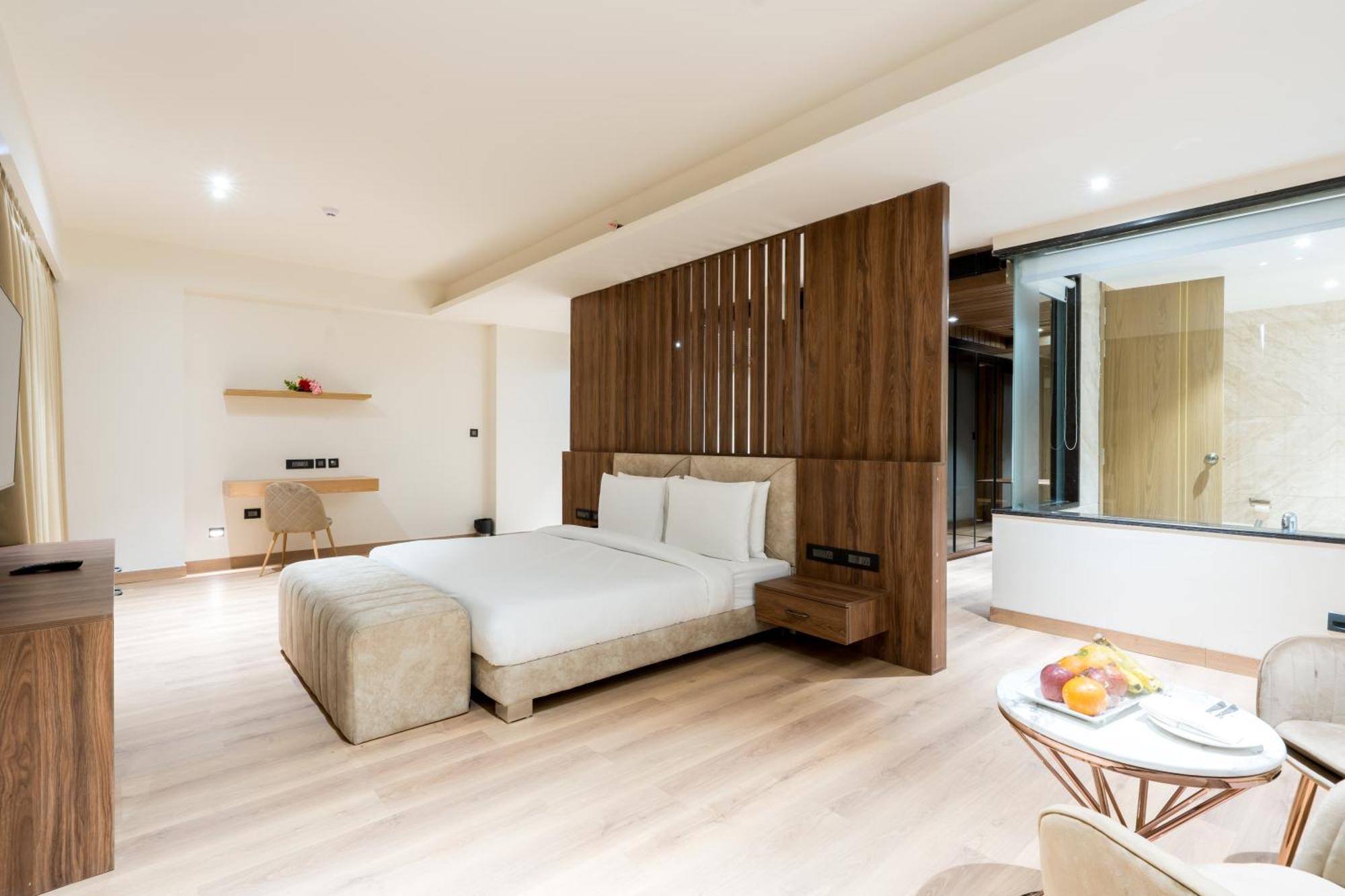 Dayal Gateway Hotel ลัคเนา ภายนอก รูปภาพ
